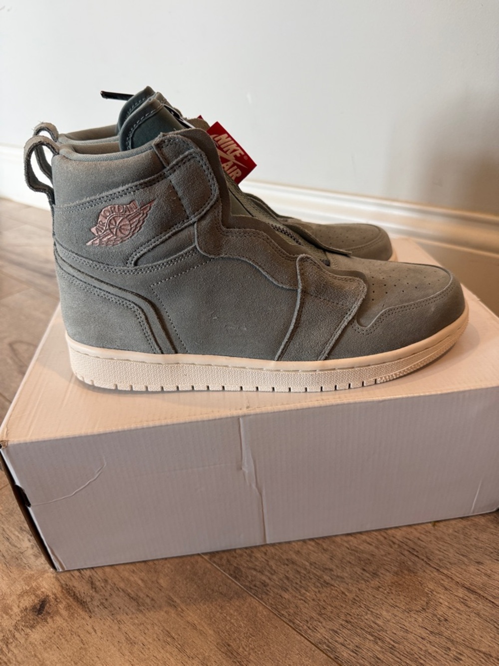 Women’s Air Jordan 1 High Zip size 9